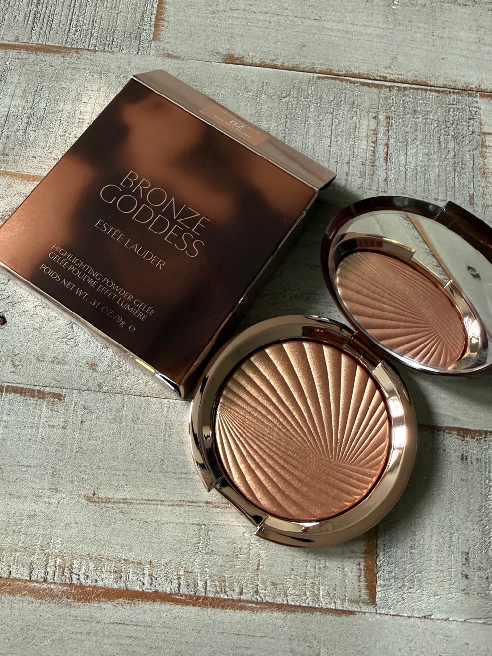 Estée Lauder Bronze Goddess Highlighting Powder - Shimmery Bronze Solar Crush